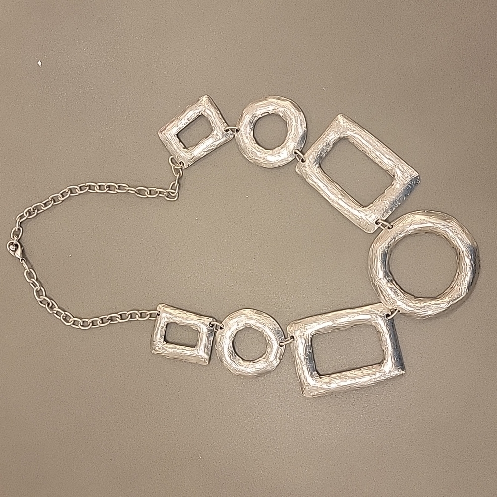 Jewelry - Picture 4 of 5